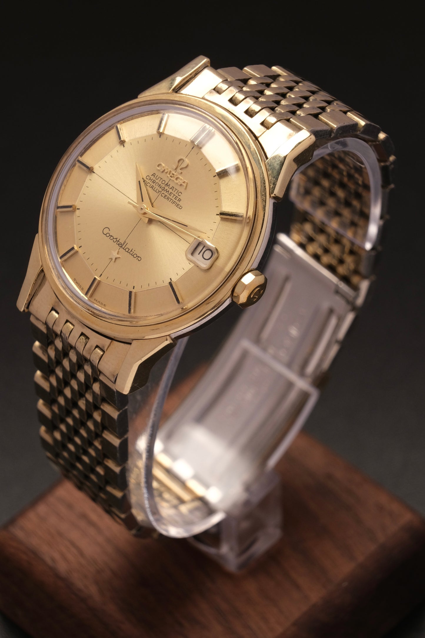 OMEGA CONSTELLATION PIE PAN DOG LEG GOLD  CROSS DIAL AUTOMATIC CHRONOMETER REF. 168.005