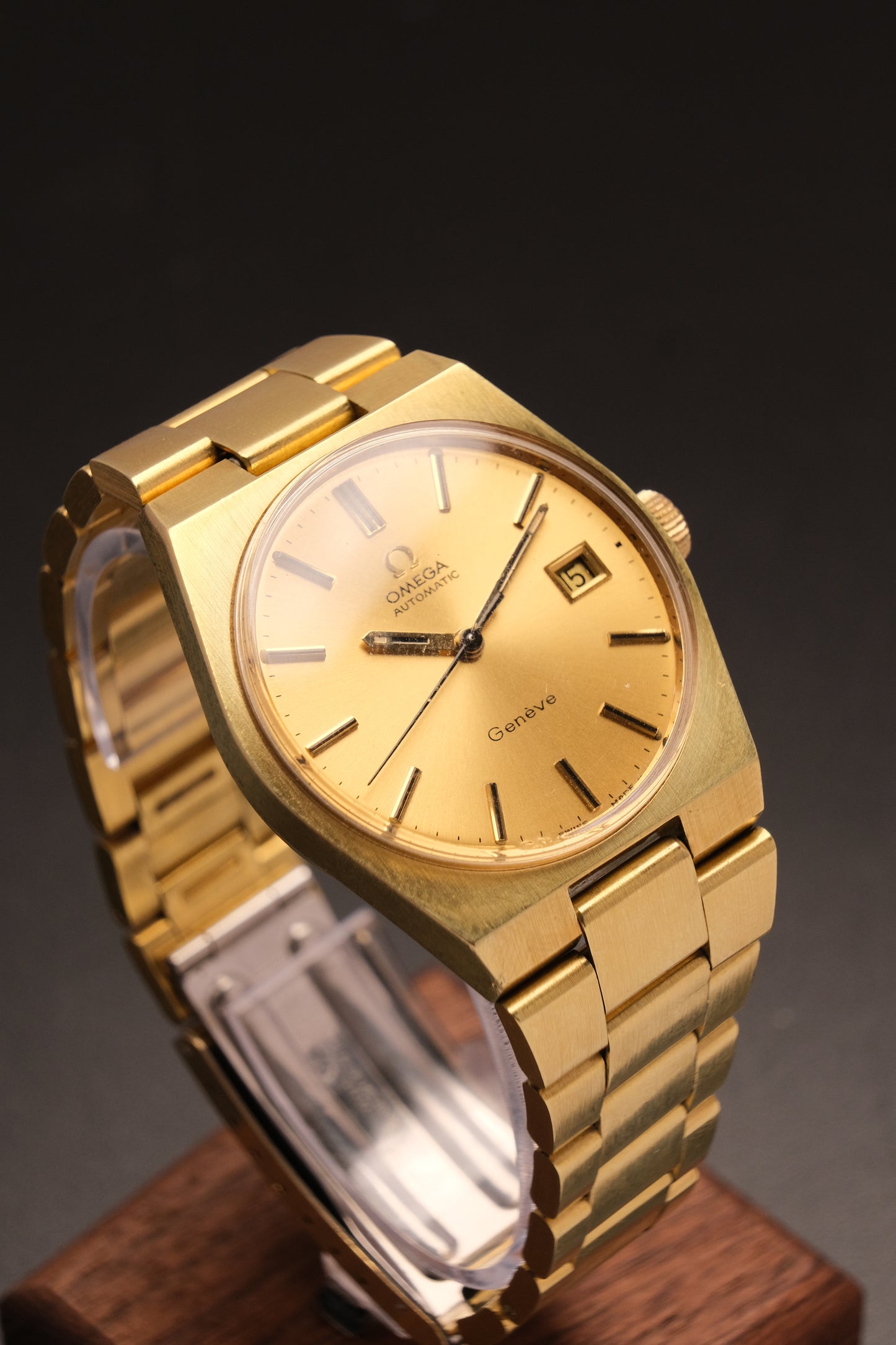 Vintage Omega Genève 166099 Gold Case Gold Bracelet Gold Dial