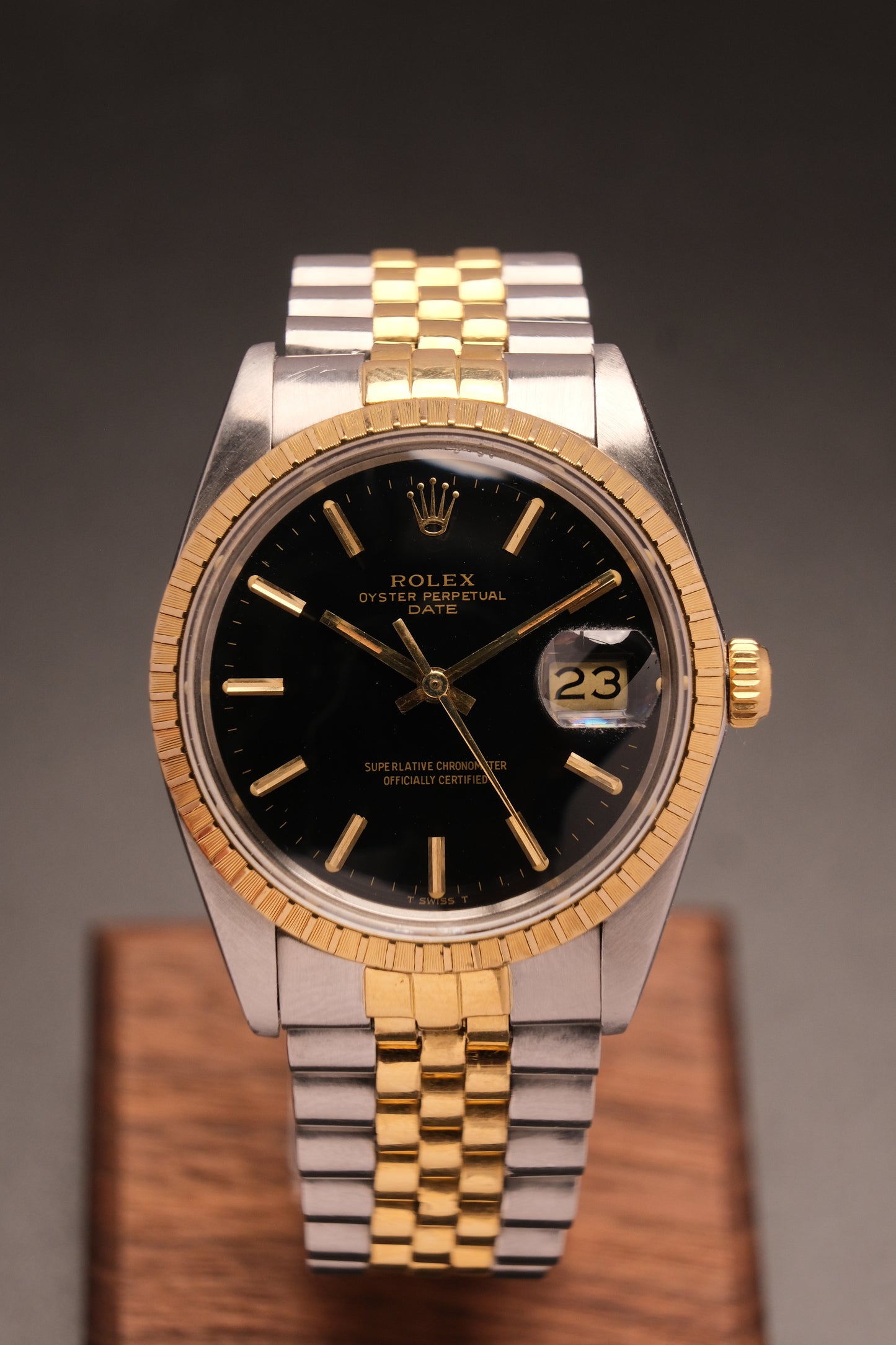 Vintage Rolex Date 34mm  15053 Two Tone Steel 18K Yellow Gold Black Jubilee 1984