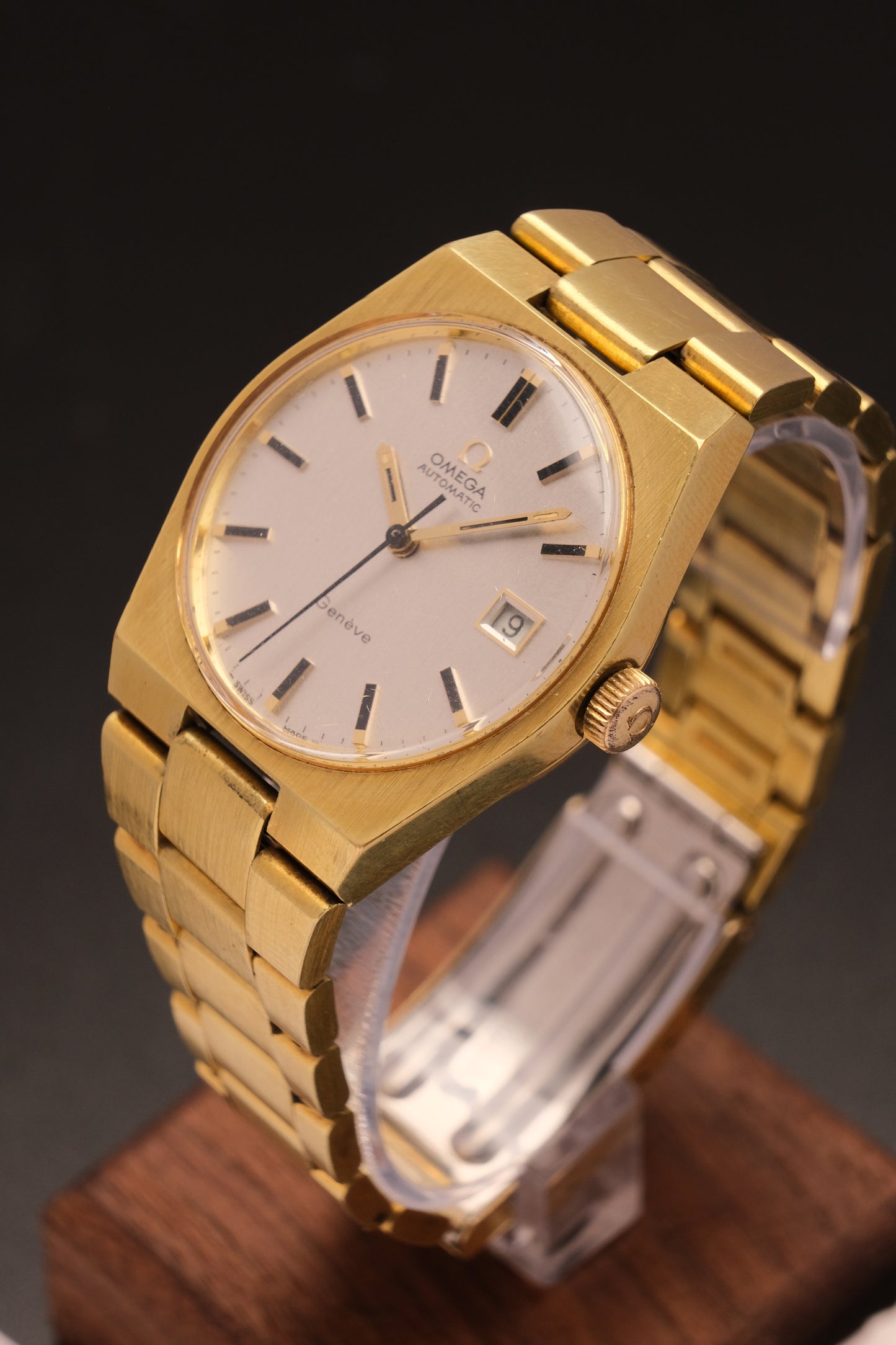 Vintage Omega Genève 166099 Gold Case Gold Bracelet White Dial