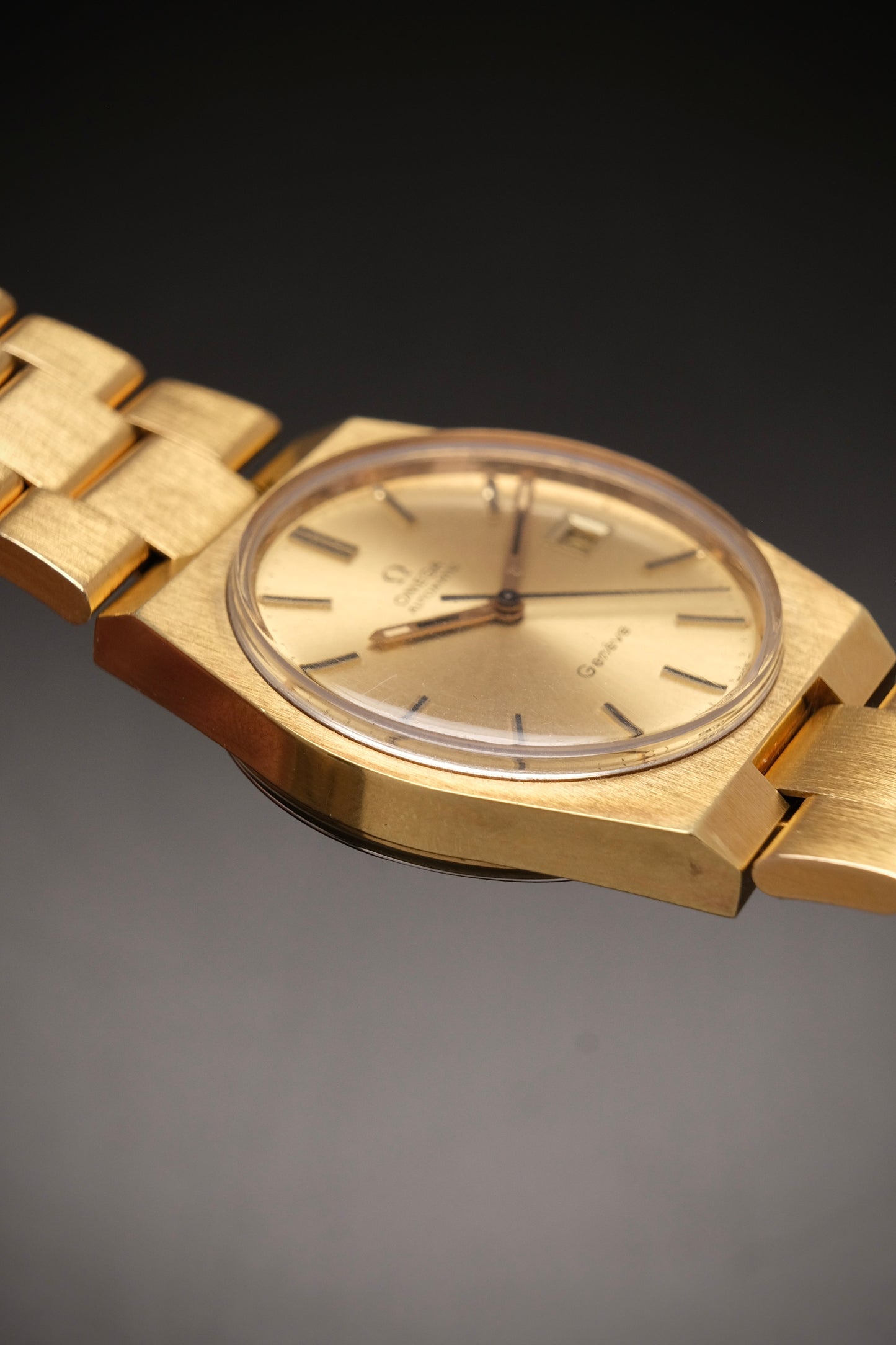 Vintage Omega Genève 166099 Gold Case Gold Bracelet