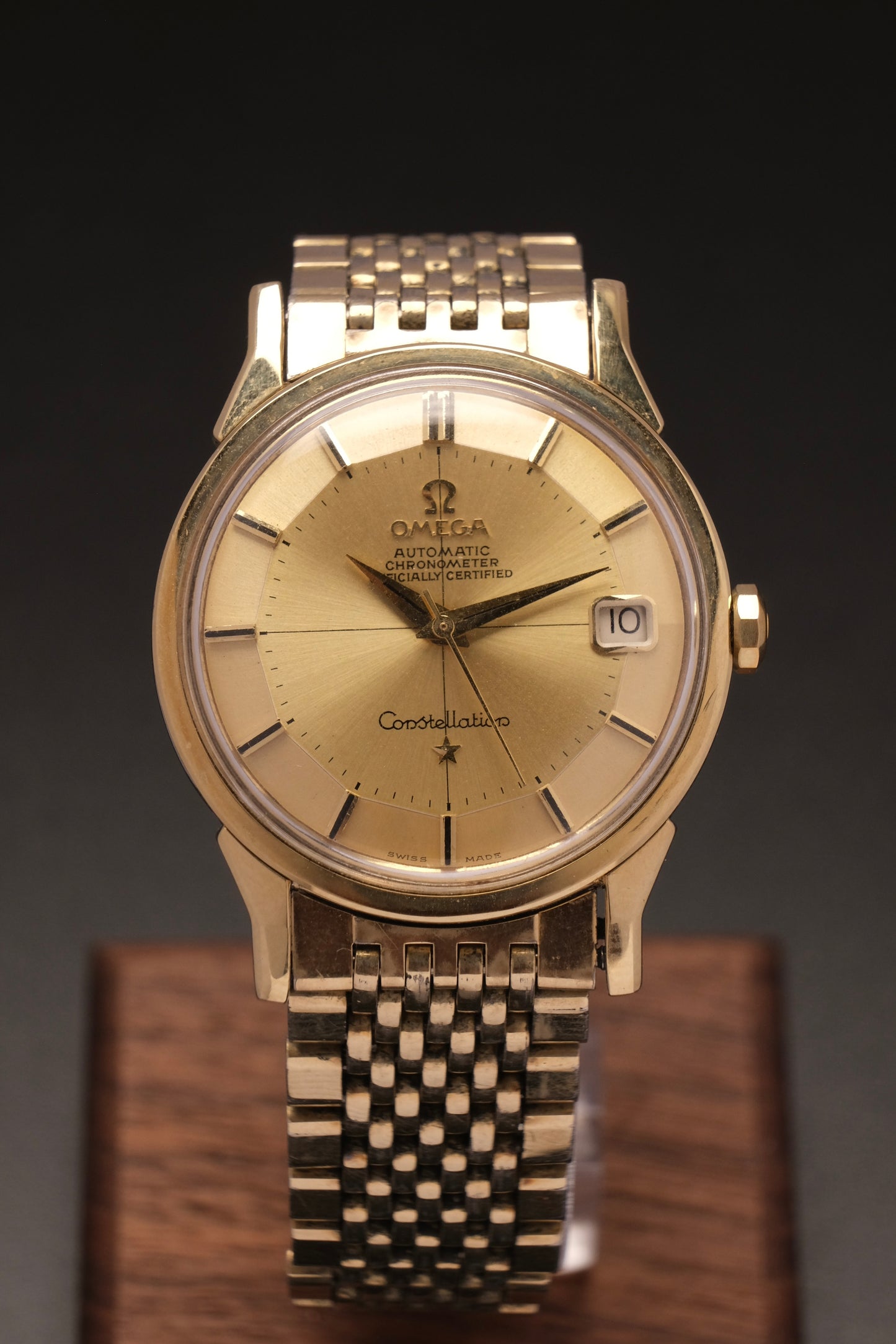 OMEGA CONSTELLATION PIE PAN DOG LEG GOLD  CROSS DIAL AUTOMATIC CHRONOMETER REF. 168.005