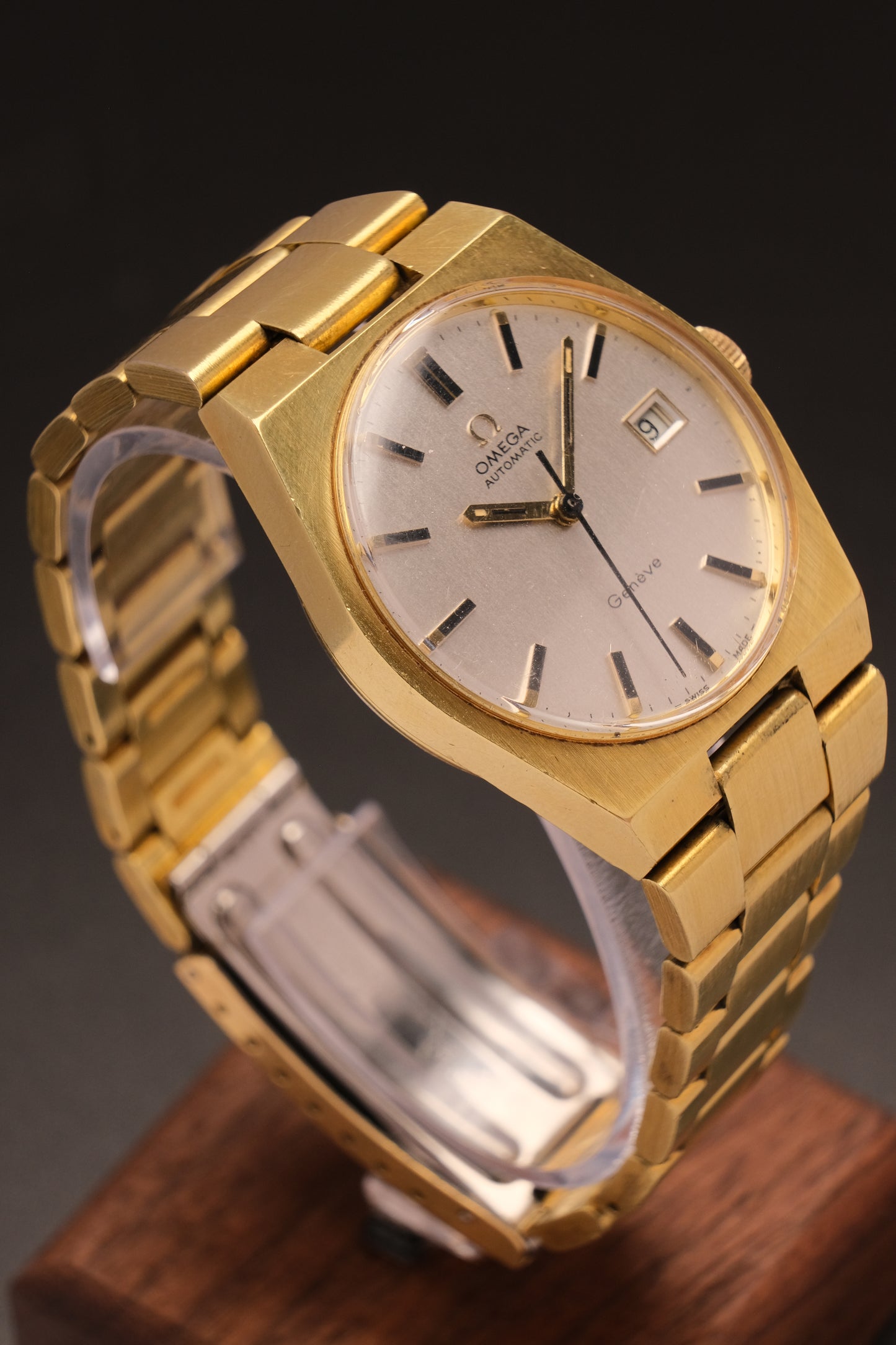 Vintage Omega Genève 166099 Gold Case Gold Bracelet White Dial