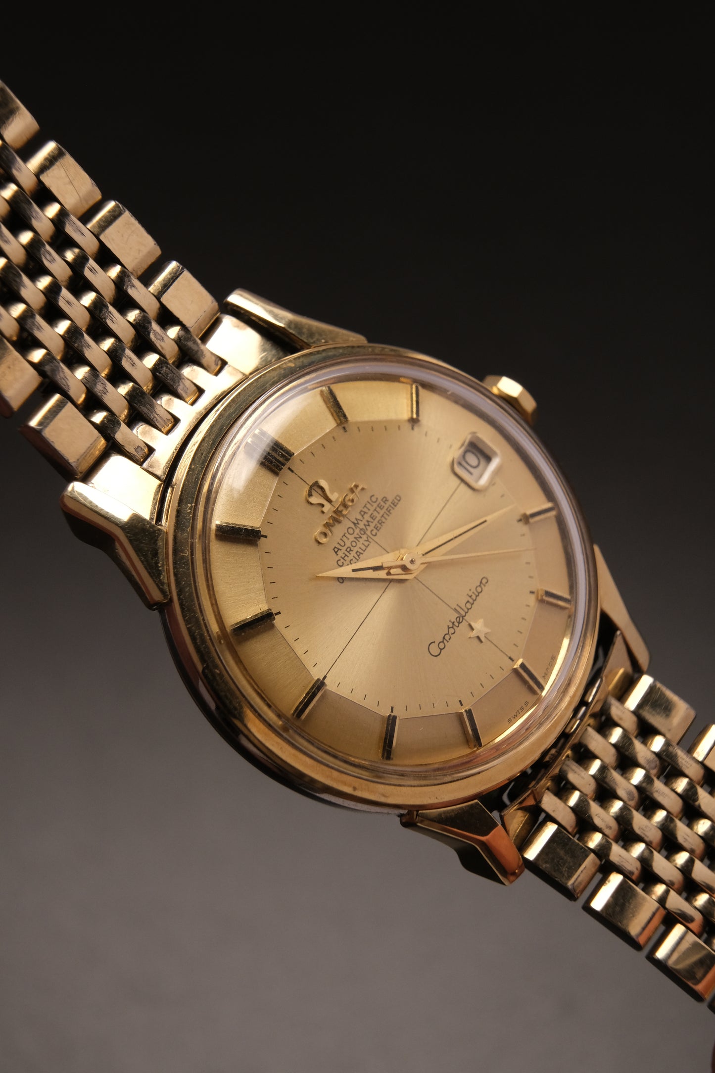 OMEGA CONSTELLATION PIE PAN DOG LEG GOLD  CROSS DIAL AUTOMATIC CHRONOMETER REF. 168.005