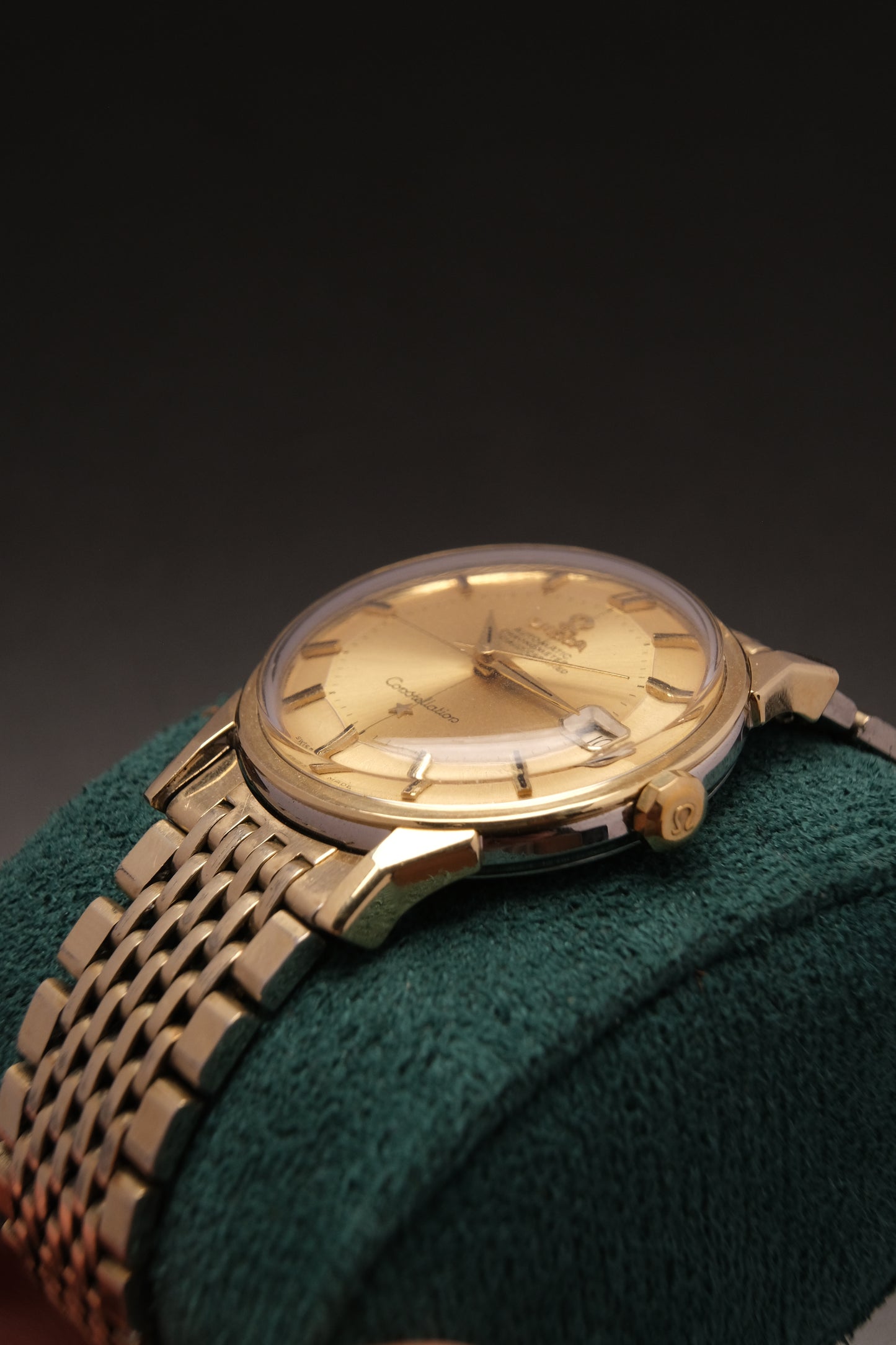 OMEGA CONSTELLATION PIE PAN DOG LEG GOLD  CROSS DIAL AUTOMATIC CHRONOMETER REF. 168.005