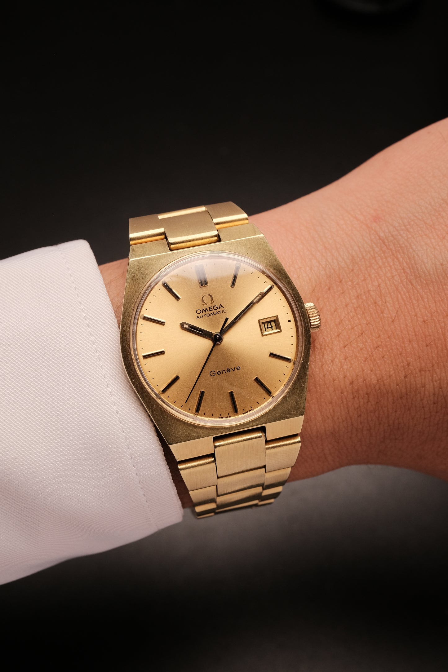 Vintage Omega Genève 166099 Gold Case Gold Bracelet Gold Dial