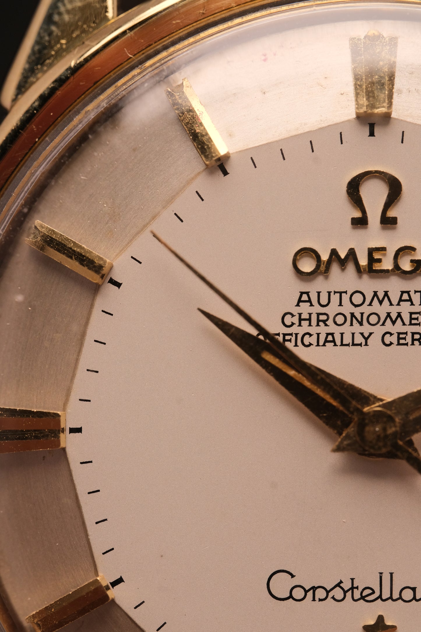 OMEGA CONSTELLATION PIE PAN DOG LEG GOLD AUTOMATIC CHRONOMETER REF. 168.005