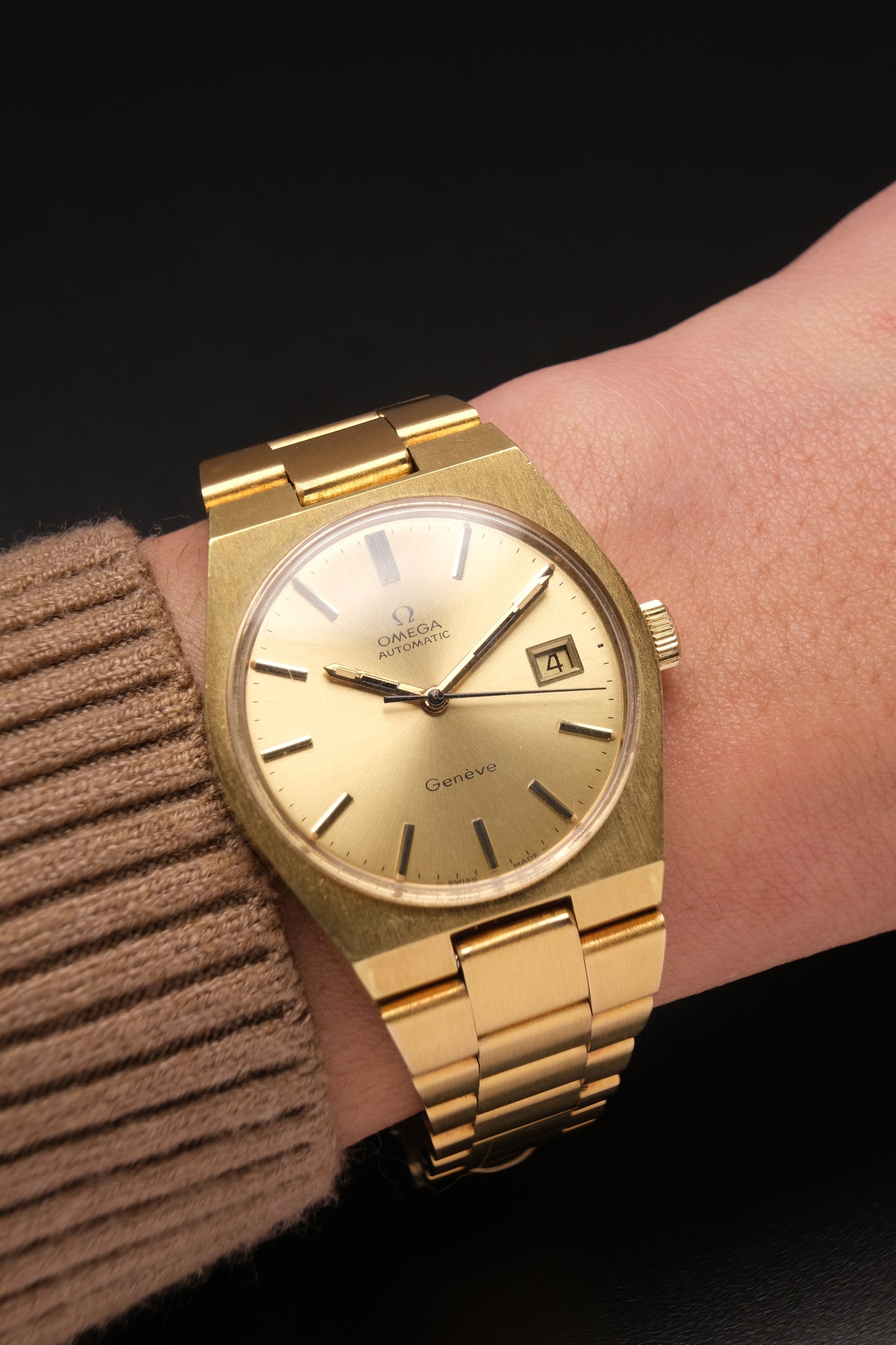 Vintage Omega Genève 166099 Gold Case Gold Bracelet