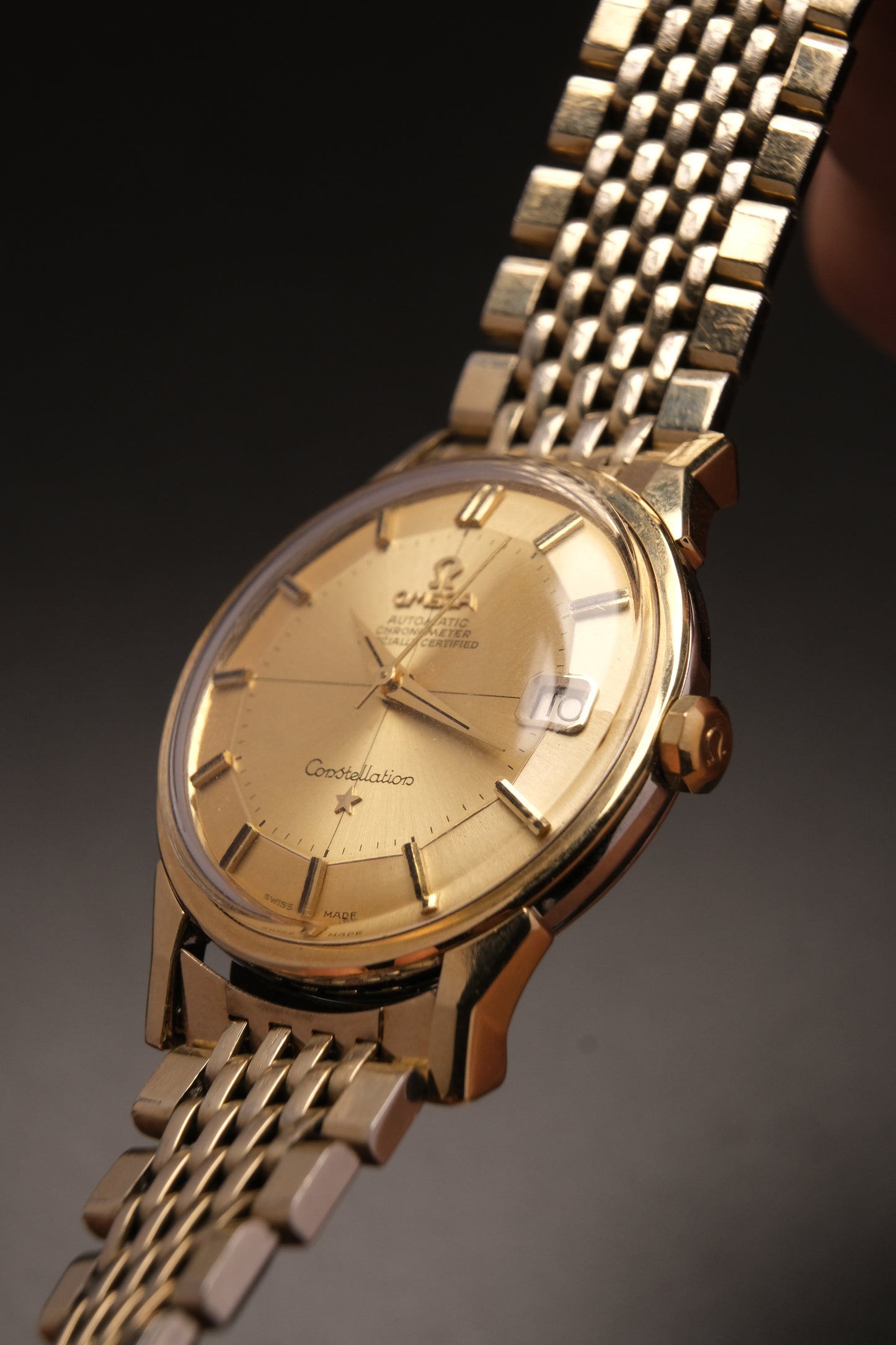 OMEGA CONSTELLATION PIE PAN DOG LEG GOLD  CROSS DIAL AUTOMATIC CHRONOMETER REF. 168.005