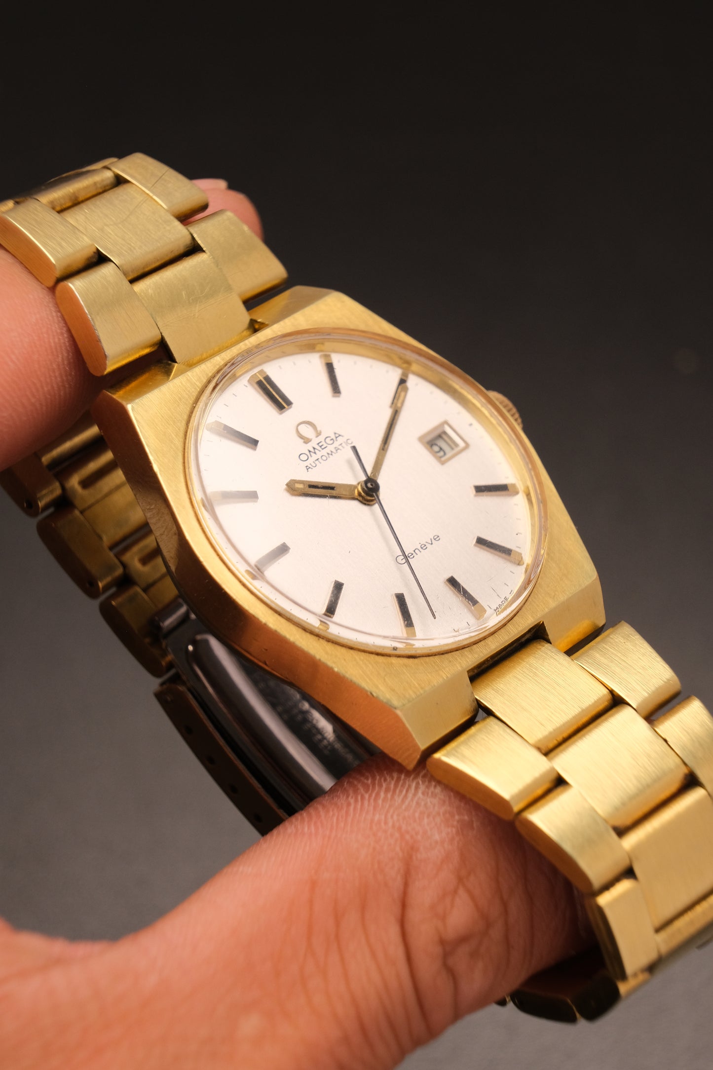 Vintage Omega Genève 166099 Gold Case Gold Bracelet White Dial