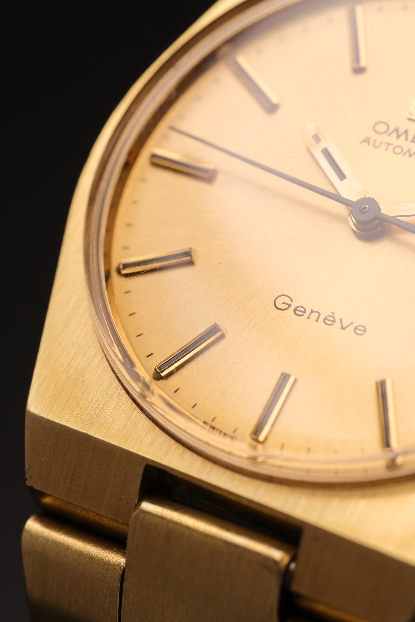 Vintage Omega Genève 166099 Gold Case Gold Bracelet Gold Dial