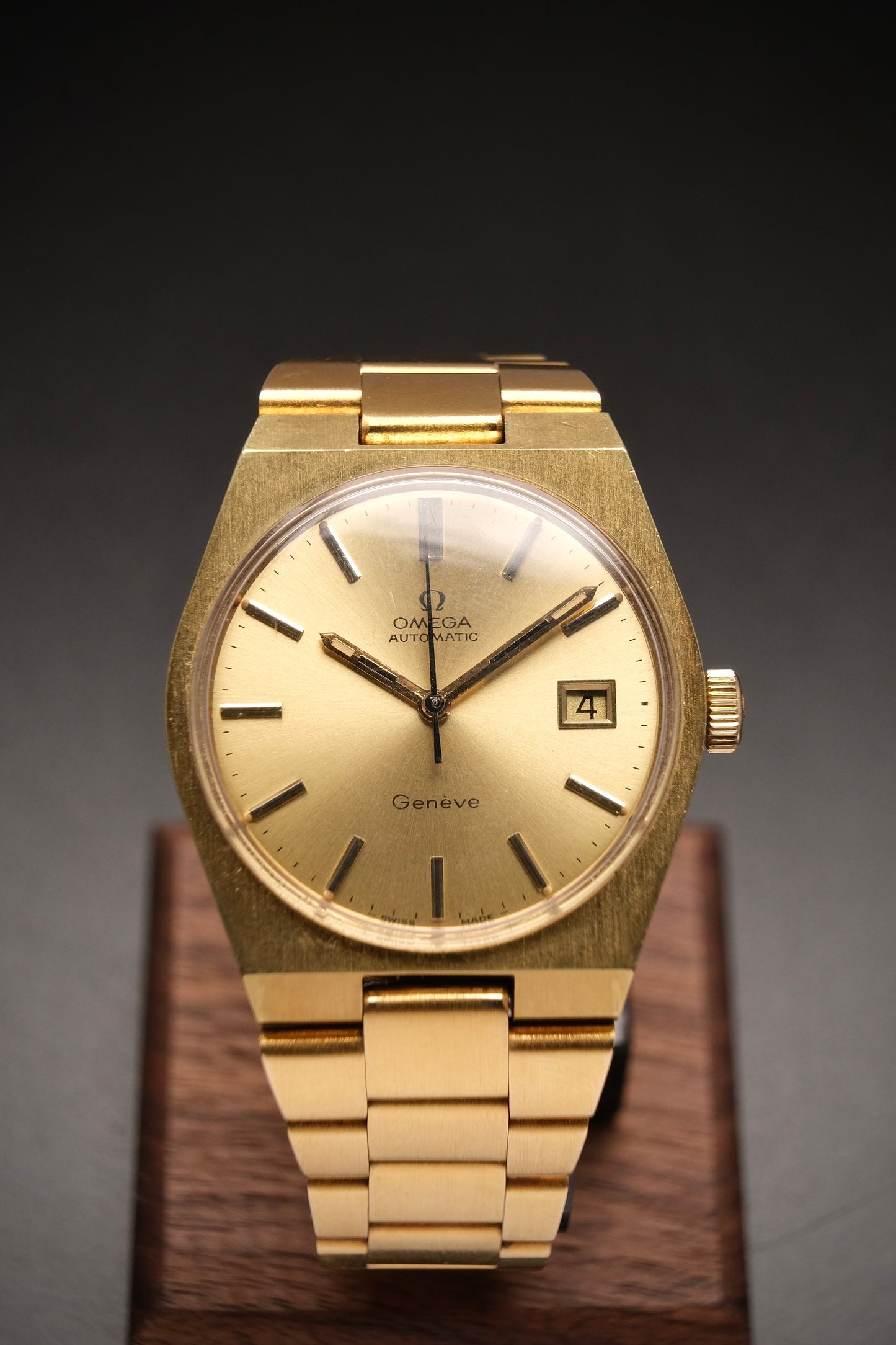 Vintage Omega Genève 166099 Gold Case Gold Bracelet