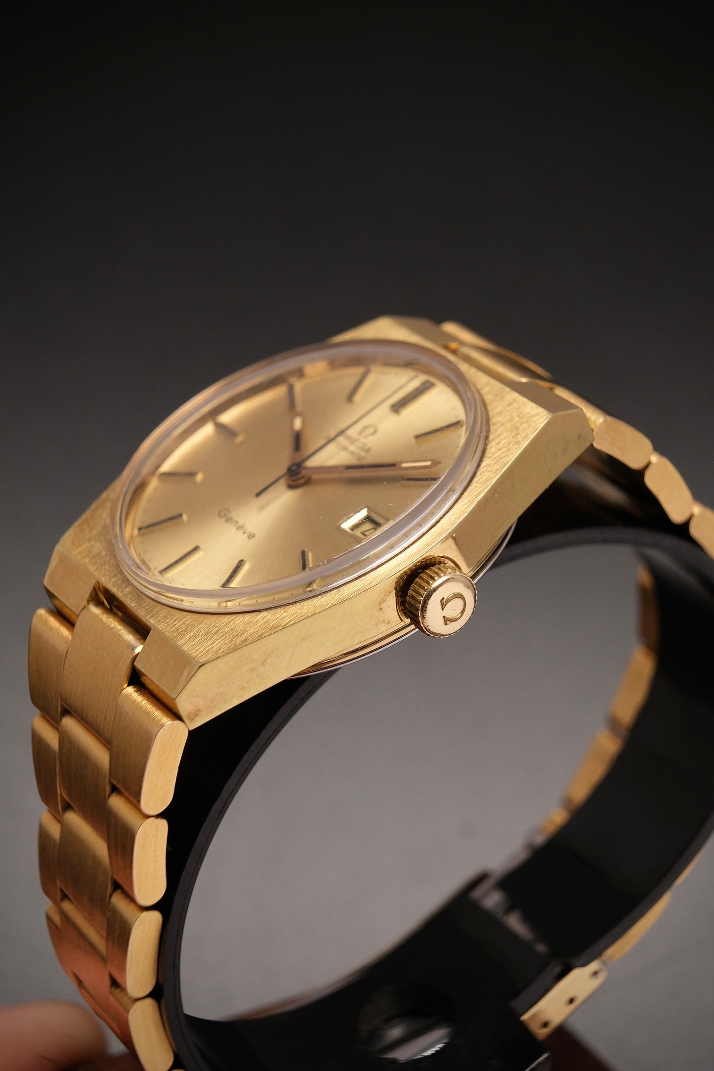 Vintage Omega Genève 166099 Gold Case Gold Bracelet